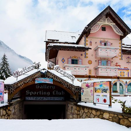 Hotel Soreghes Gran Chalet Campitello di Fassa Eksteriør billede
