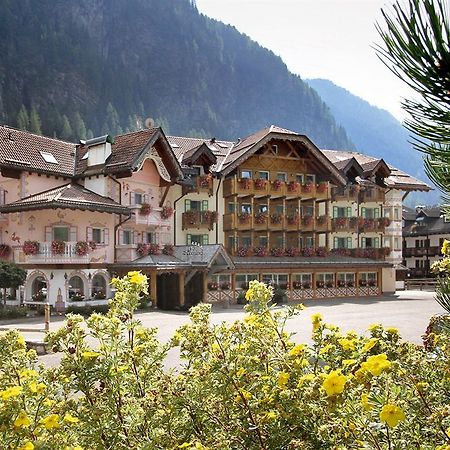 Hotel Soreghes Gran Chalet Campitello di Fassa Eksteriør billede