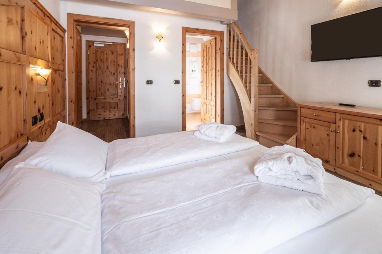 Hotel Soreghes Gran Chalet Campitello di Fassa Eksteriør billede