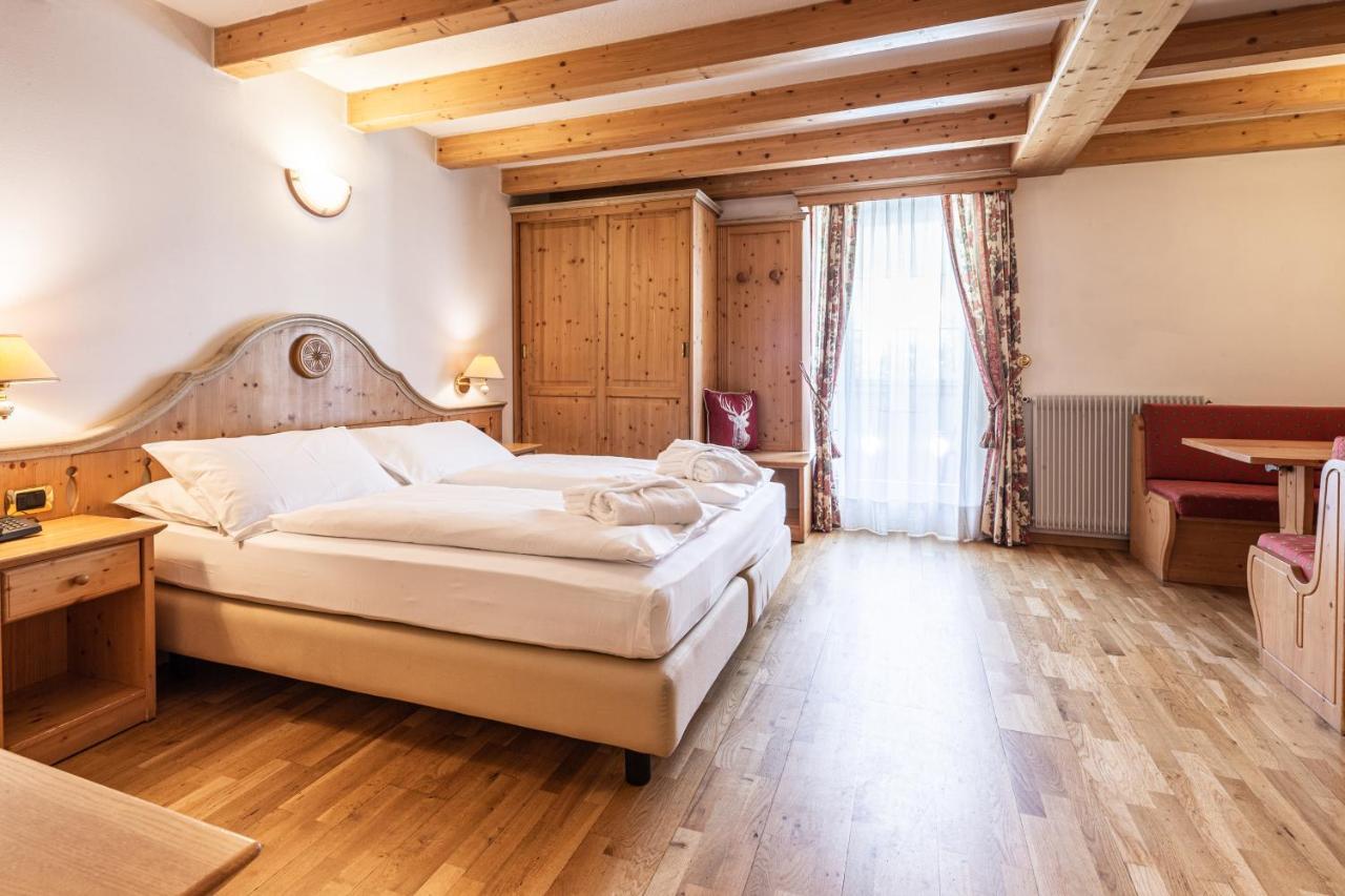 Hotel Soreghes Gran Chalet Campitello di Fassa Eksteriør billede