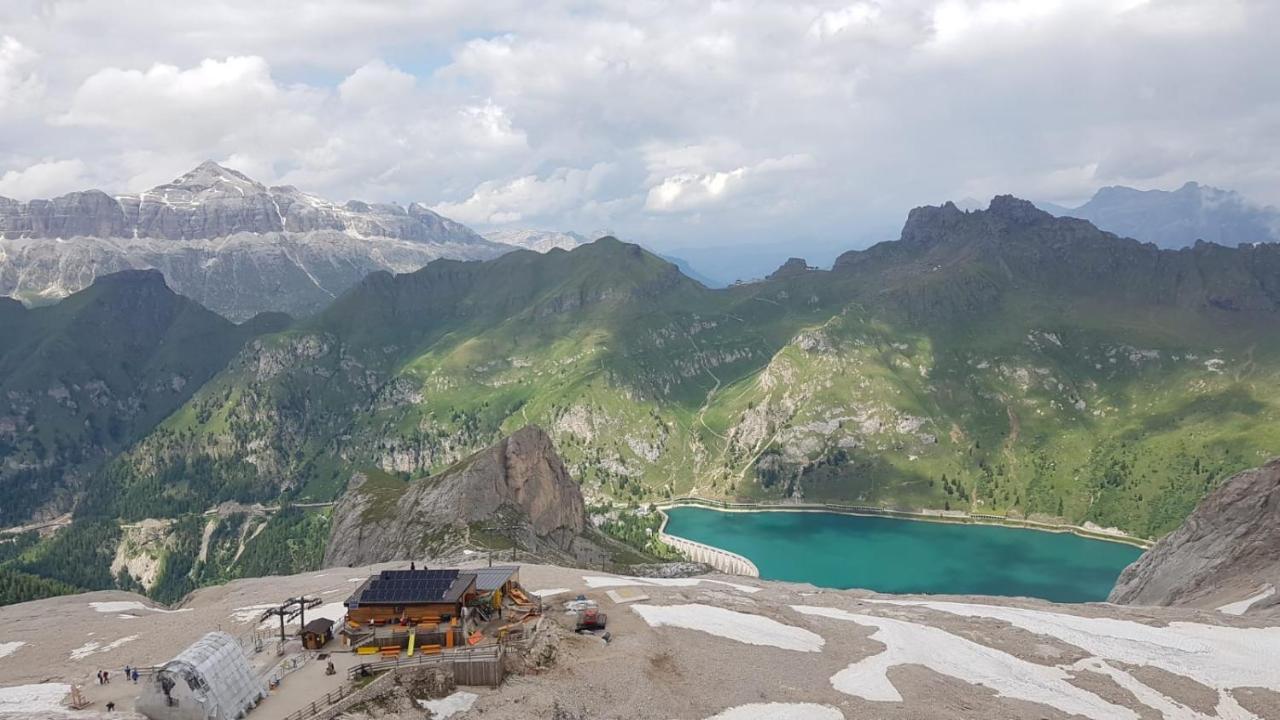Hotel Soreghes Gran Chalet Campitello di Fassa Eksteriør billede