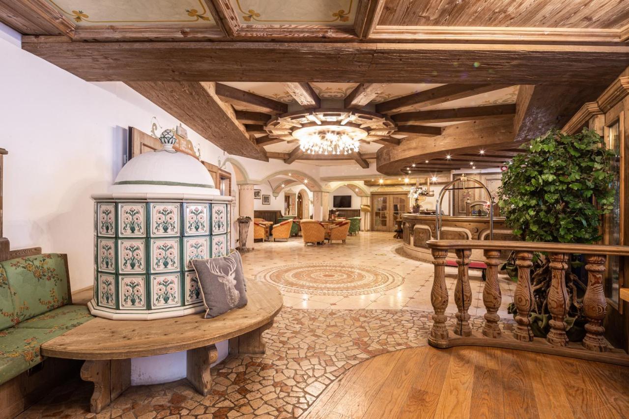 Hotel Soreghes Gran Chalet Campitello di Fassa Eksteriør billede