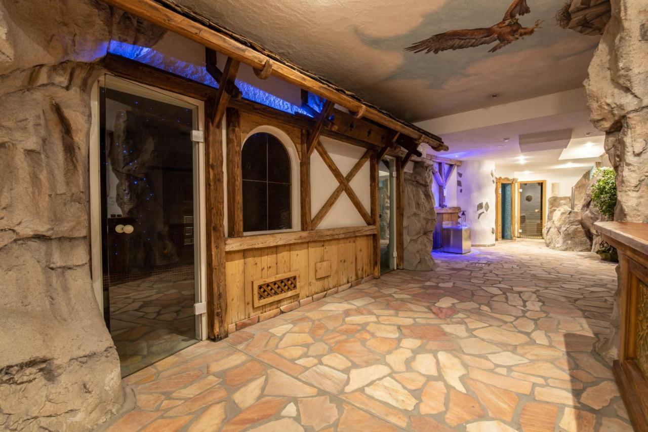 Hotel Soreghes Gran Chalet Campitello di Fassa Eksteriør billede
