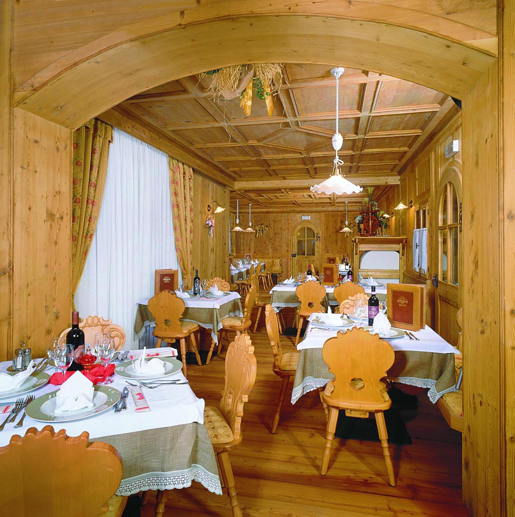 Hotel Soreghes Gran Chalet Campitello di Fassa Eksteriør billede