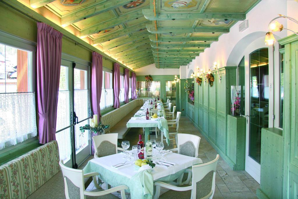 Hotel Soreghes Gran Chalet Campitello di Fassa Eksteriør billede
